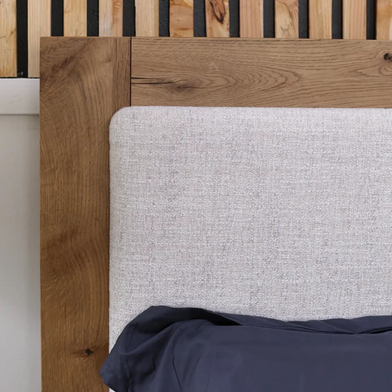 Nola Bed