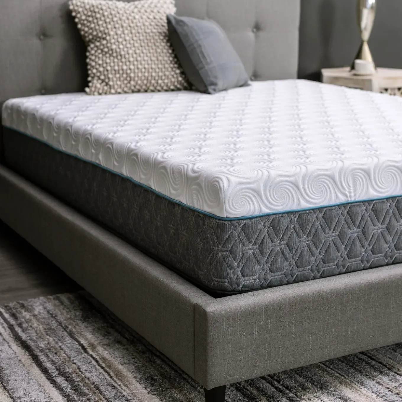 Pro Hybrid Firm Eastern King Mattress